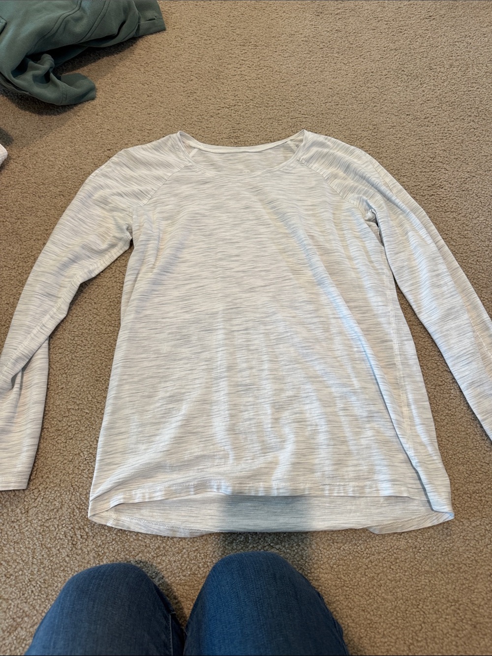 lululemon athletica light gray long sleeve top
